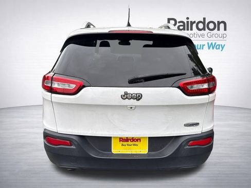 Used 2015 Jeep Cherokee Latitude FWD image 6