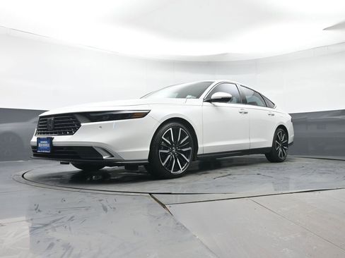 Used 2024 Honda Accord Touring image 25