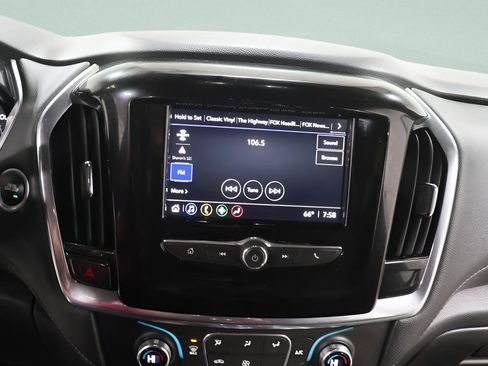 Used 2023 Chevrolet Traverse LT image 13