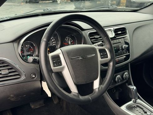 Used 2012 Chrysler 200 Touring image 7