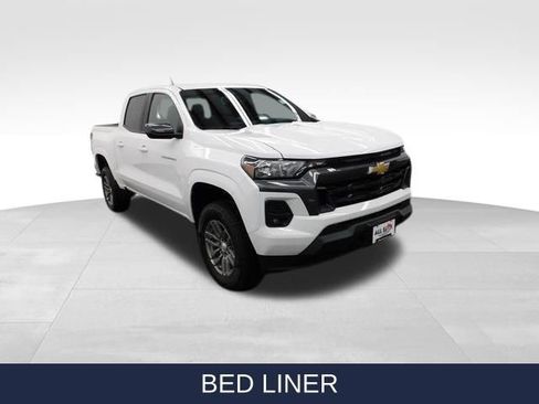 Used 2023 Chevrolet Colorado LT w/ LT Convenience Package II AWD/4WD image 18