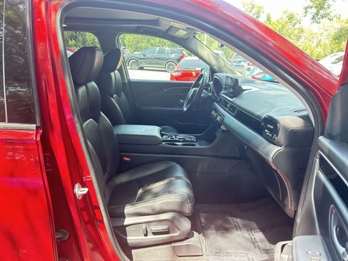 Certified 2024 Honda Pilot Touring image 14