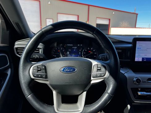 Used 2019 Ford Explorer XLT w/ Equipment Group 202A image 14