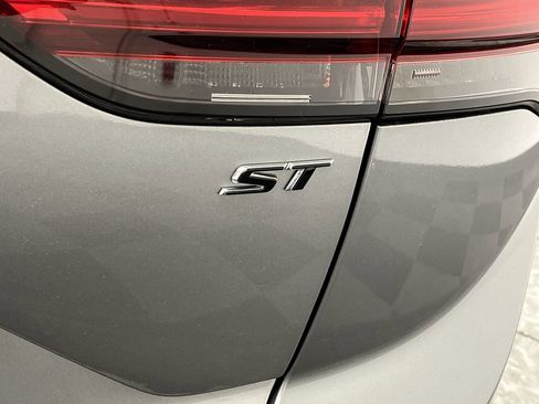Certified 2023 Buick Envision Preferred w/ Sport Touring Package AWD/4WD image 32