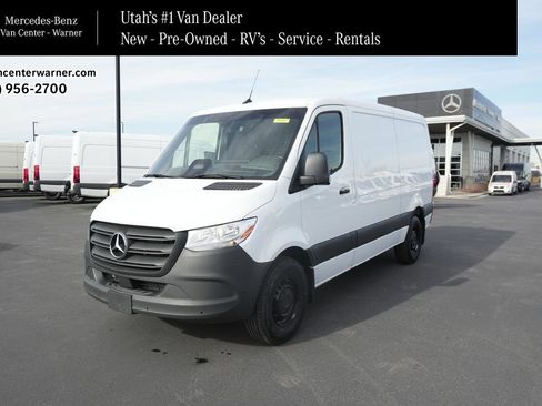 Used 2025 Mercedes-Benz Sprinter 2500 image 1