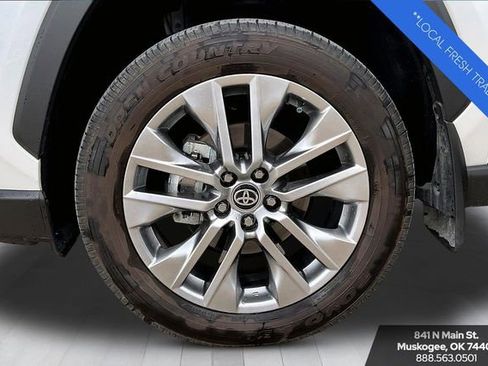 Used 2024 Toyota RAV4 XLE Premium FWD image 33