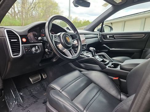 Certified 2021 Porsche Cayenne GTS AWD/4WD image 4