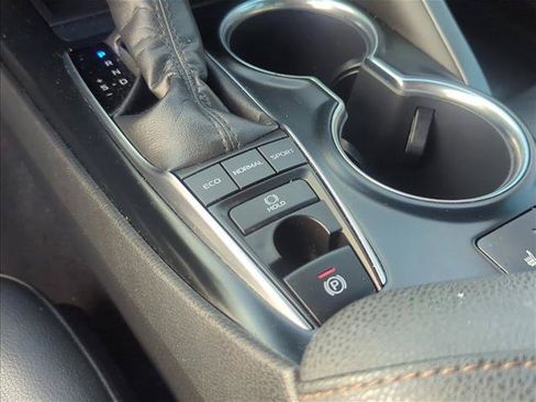 Used 2018 Toyota Camry XLE FWD image 21