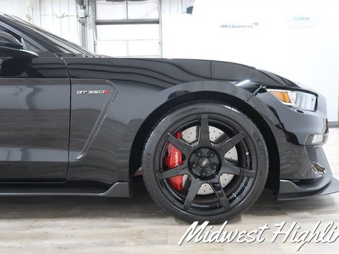 Used 2017 Ford Mustang Shelby GT350 RWD image 24
