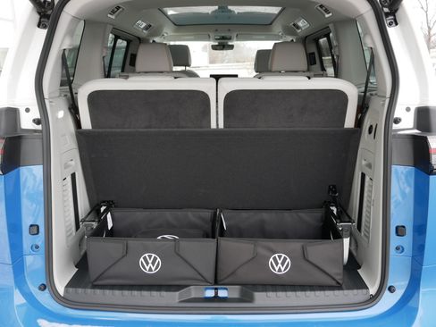 Used 2025 Volkswagen ID. Buzz 1st Edition image 18