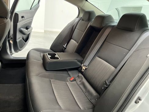 Used 2024 Nissan Altima 2.5 SV AWD/4WD image 16