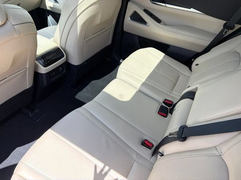 Used 2023 INFINITI QX60 Sensory w/ Vision Package AWD/4WD image 14