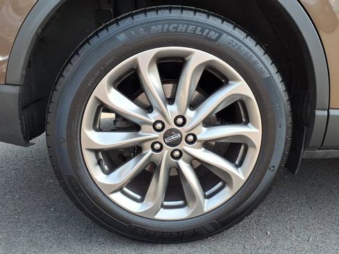 Used 2022 Lincoln Corsair AWD w/ Premium Package image 23