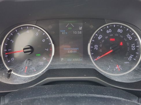 Used 2021 Toyota RAV4 XLE Premium image 15