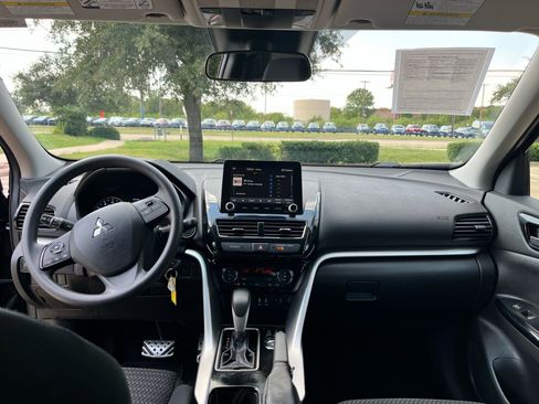 Used 2023 Mitsubishi Eclipse Cross LE image 19