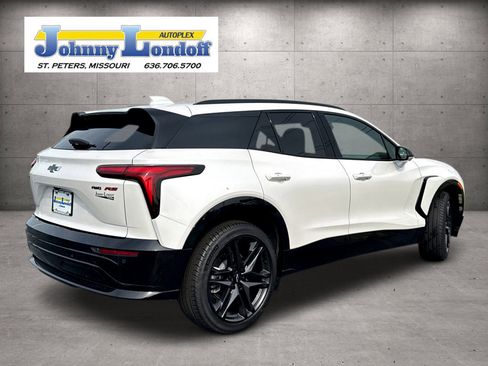 Used 2025 Chevrolet Blazer EV RS AWD/4WD image 2