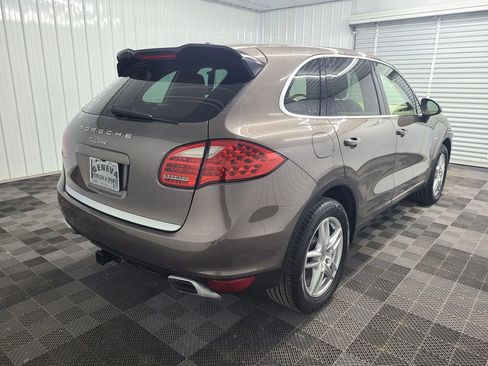Used 2013 Porsche Cayenne Diesel AWD/4WD image 11