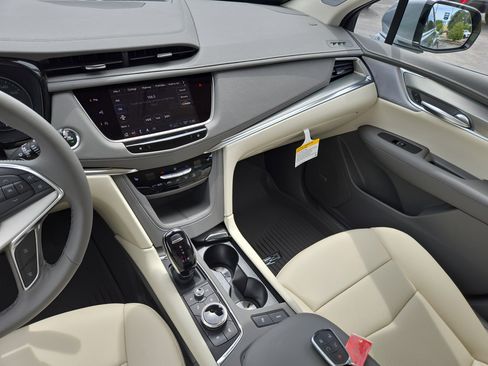New 2026 Cadillac XT5 Premium Luxury w/ LPO, Floor Liner Package image 22