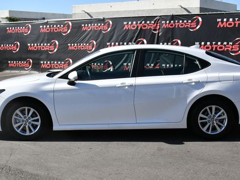 Used 2025 Toyota Camry LE FWD image 4