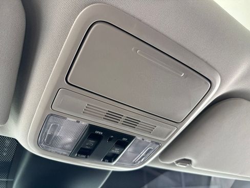 Used 2025 Honda Odyssey Elite image 36