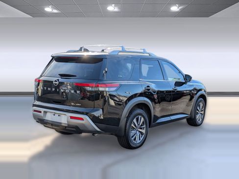 Used 2023 Nissan Pathfinder SL image 9