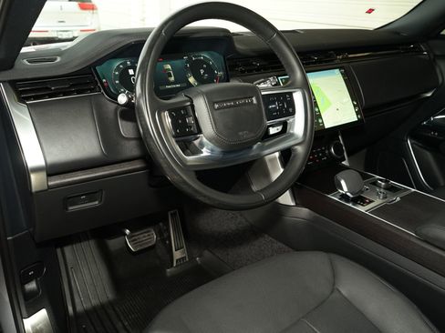 Used 2023 Land Rover Range Rover SE image 2