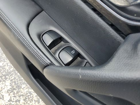 Used 2021 Nissan Rogue Sport SV FWD image 30