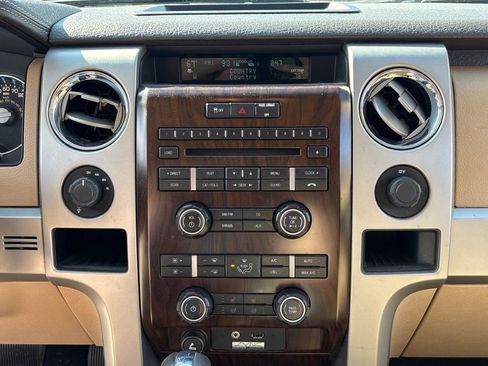 Used 2012 Ford F150 Lariat w/ Lariat Chrome Pkg image 24