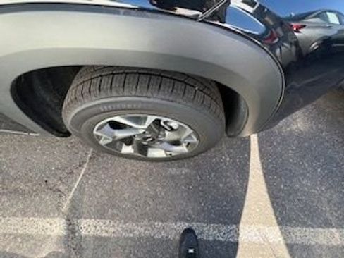 Used 2025 Chevrolet Trax LT image 10