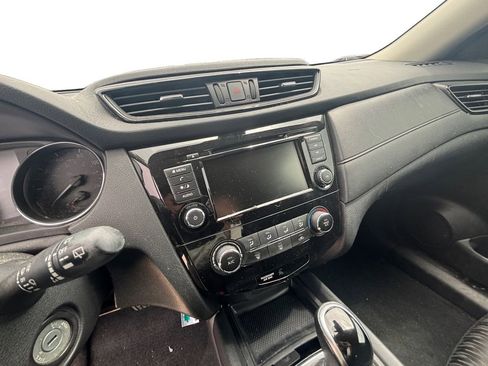 Used 2019 Nissan Rogue S w/ Special Edition Package FWD image 28