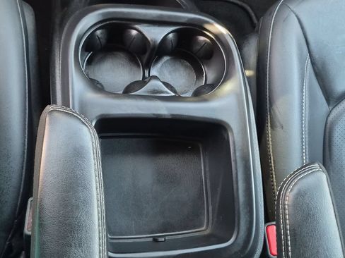 Used 2025 Chrysler Pacifica Select FWD image 23