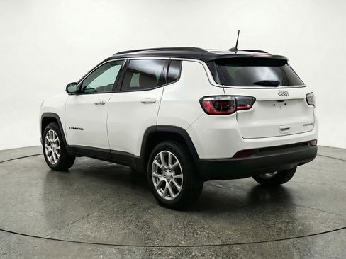 Used 2025 Jeep Compass Limited AWD/4WD image 6