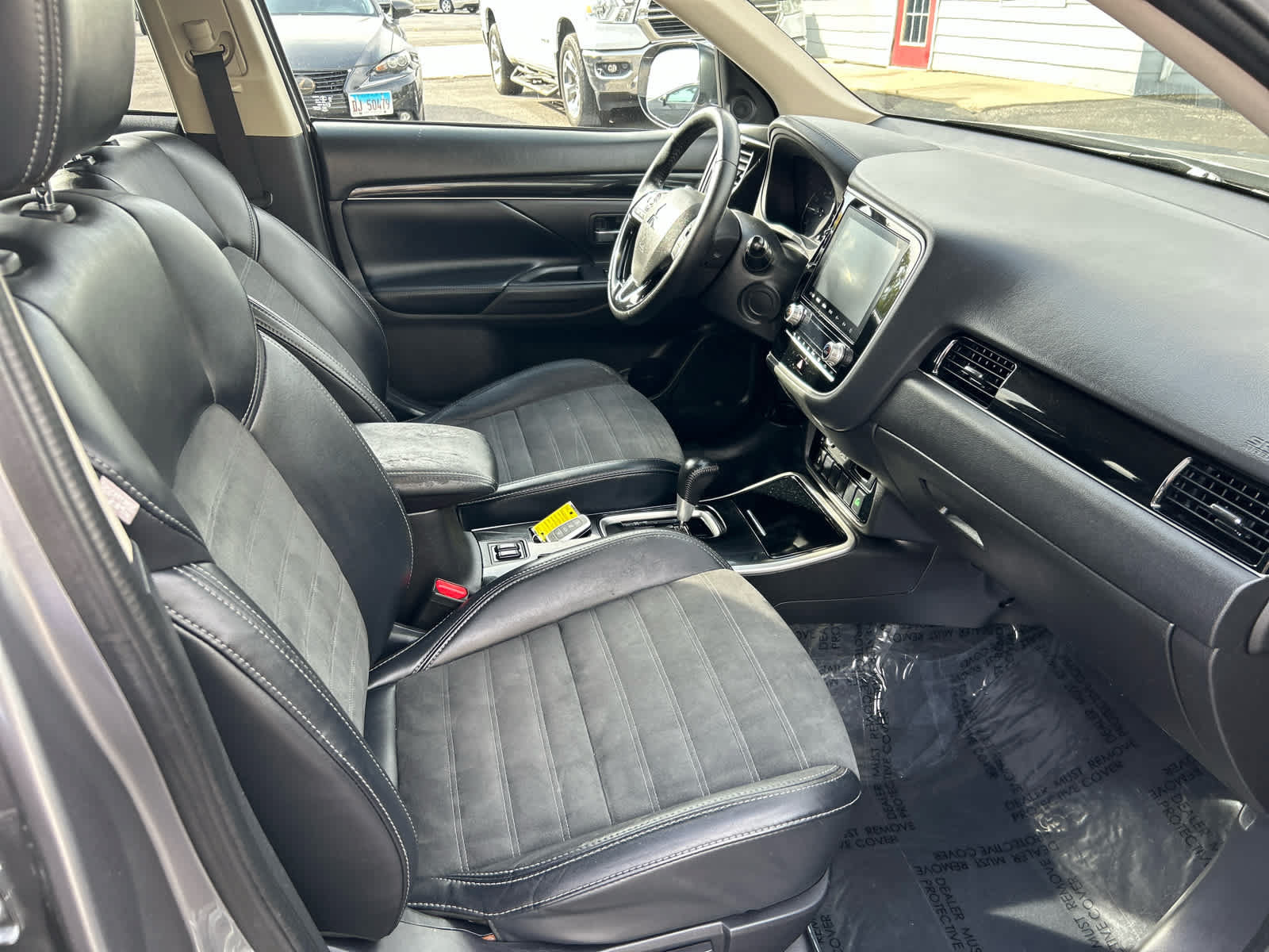 Used 2020 Mitsubishi Outlander SE FWD image 27