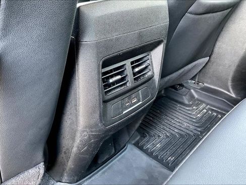 Used 2024 GMC Canyon Elevation w/ Elevation Premium Package image 24