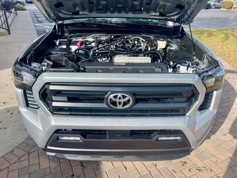 Used 2025 Toyota Tacoma SR5 image 16