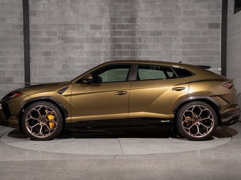 Used 2024 Lamborghini Urus Performante AWD/4WD image 4