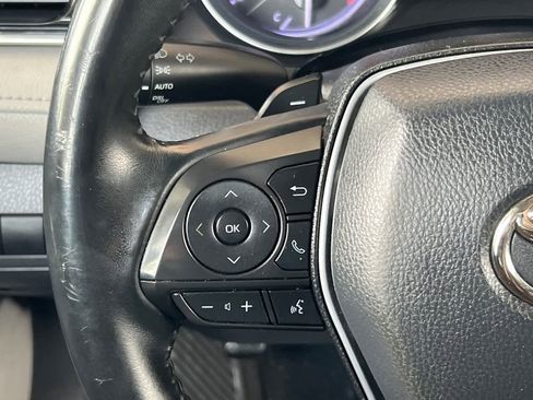 Used 2018 Toyota Camry SE FWD image 23