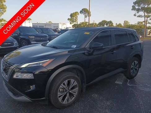 Used 2022 Nissan Rogue SV FWD image 2