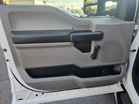 Used 2018 Ford F550 2WD Regular Cab Super Duty image 25