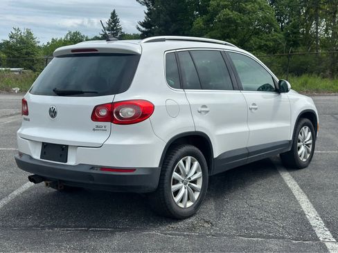 Used 2011 Volkswagen Tiguan SE AWD/4WD image 4