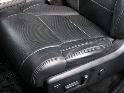 Used 2016 Toyota Tundra Platinum RWD image 25