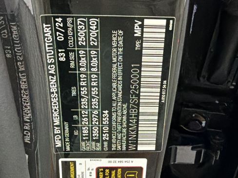 Used 2025 Mercedes-Benz GLC 300 4MATIC image 26