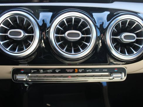 Certified 2021 Mercedes-Benz CLA 250 image 37