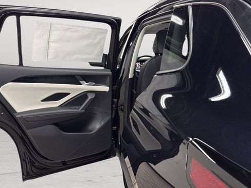 New 2026 Volkswagen Tiguan SE AWD/4WD image 27