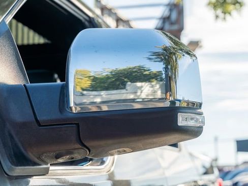 Used 2019 Ford F150 Platinum w/ Equipment Group 701A Luxury image 10