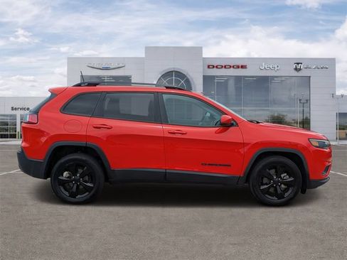 Certified 2021 Jeep Cherokee Latitude Plus FWD image 2