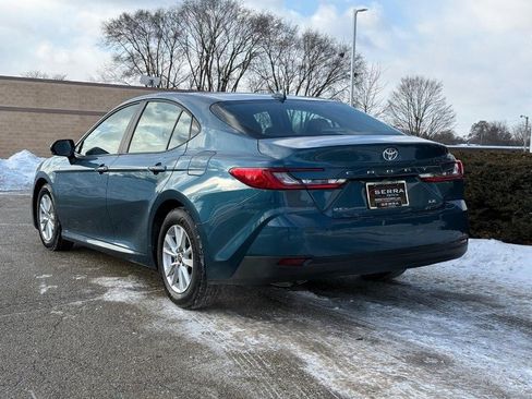 Used 2025 Toyota Camry LE image 5