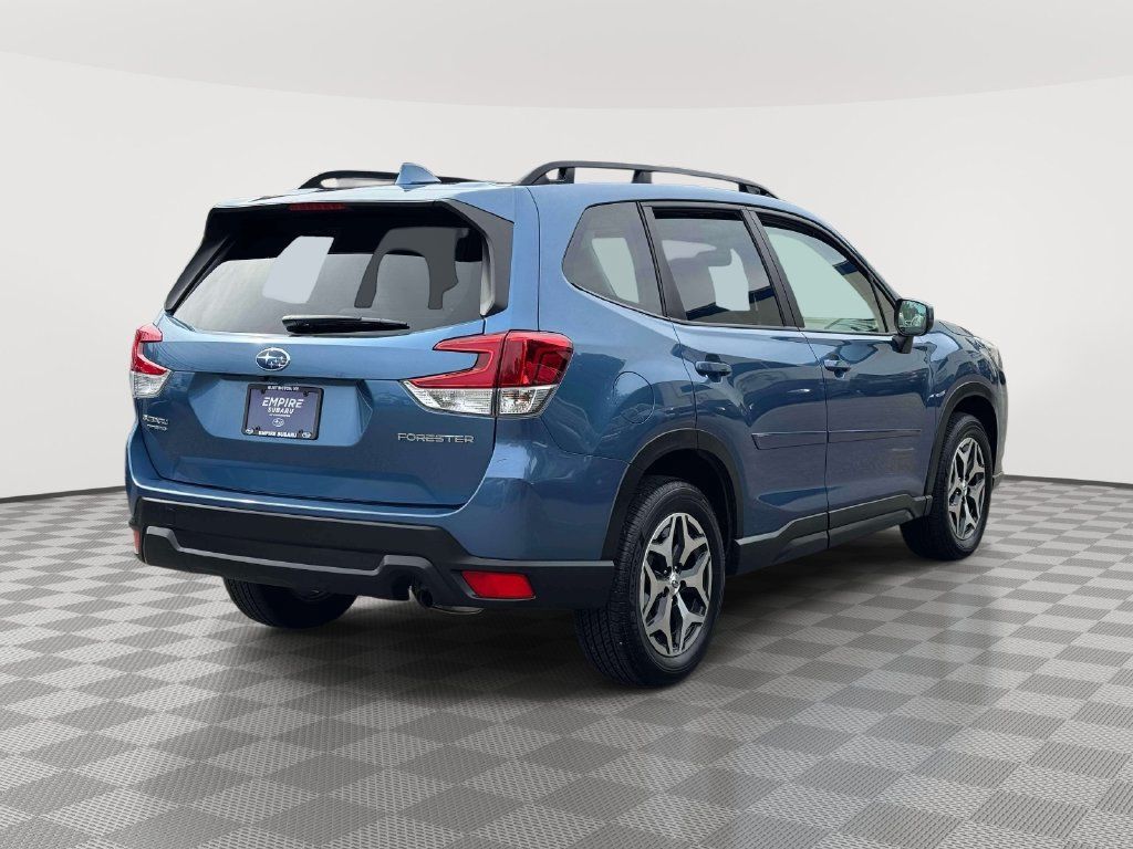 Used 2023 Subaru Forester Premium AWD/4WD image 8