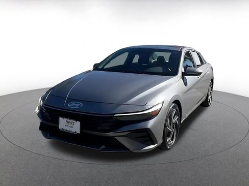 Used 2025 Hyundai Elantra SEL image 7