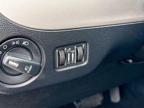 Used 2019 Dodge Grand Caravan GT FWD image 11